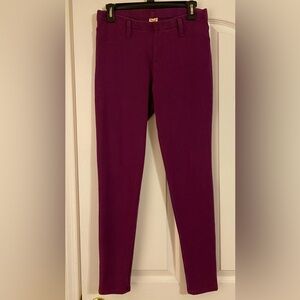 Leggings, plum, back pockets, size medium💜🩷